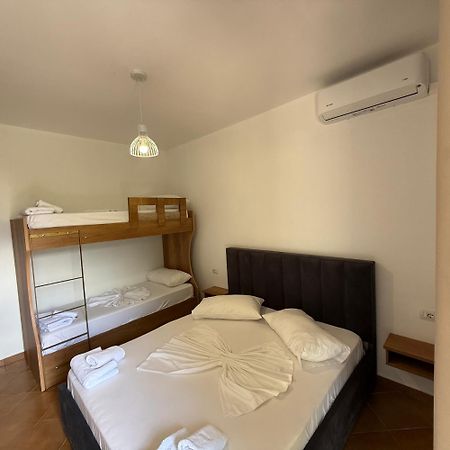Hotel Amantia Orikum Buitenkant foto